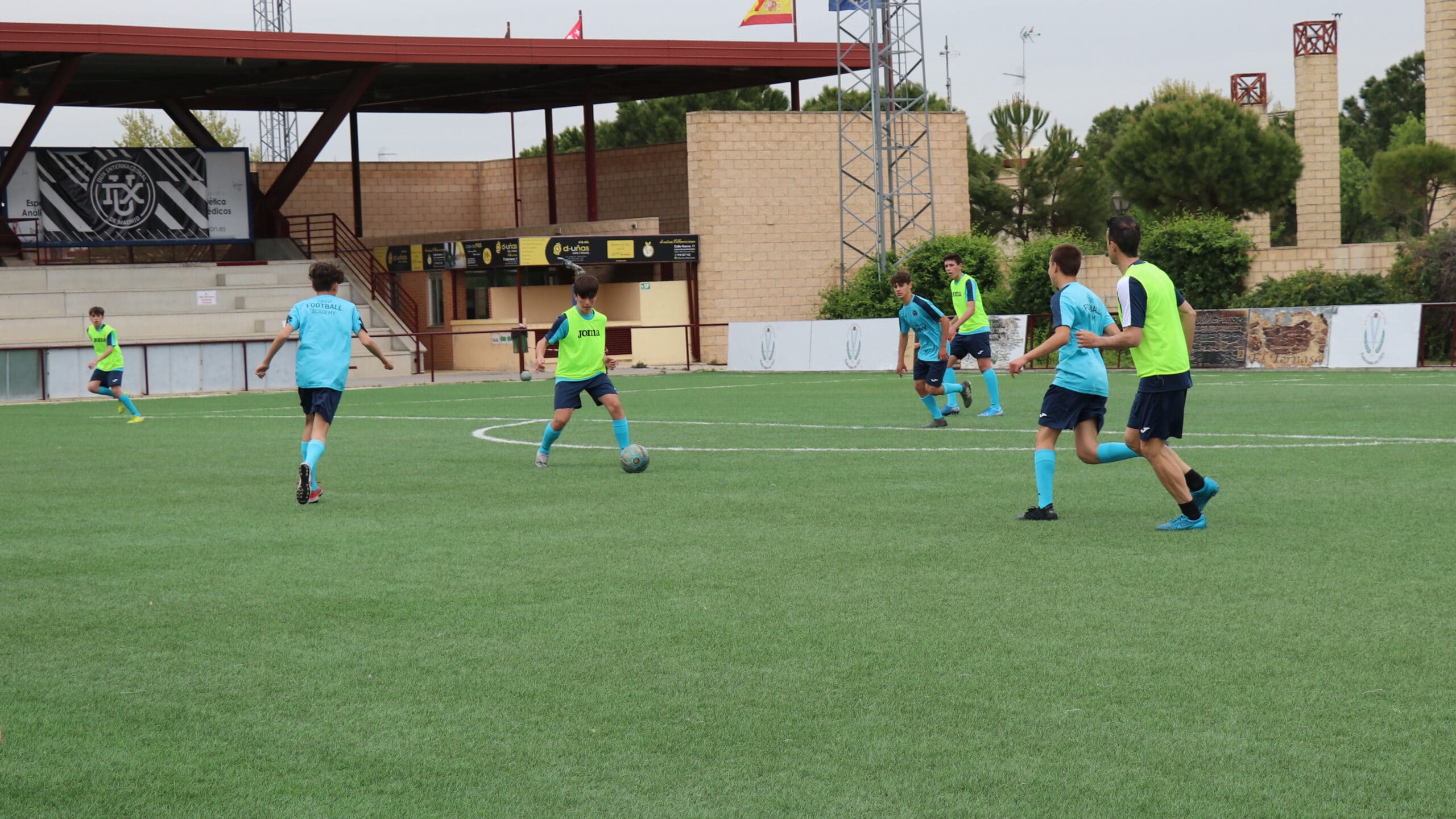 Alumnos de la Escuela Profesional de Fútbol Casvi Football Academy